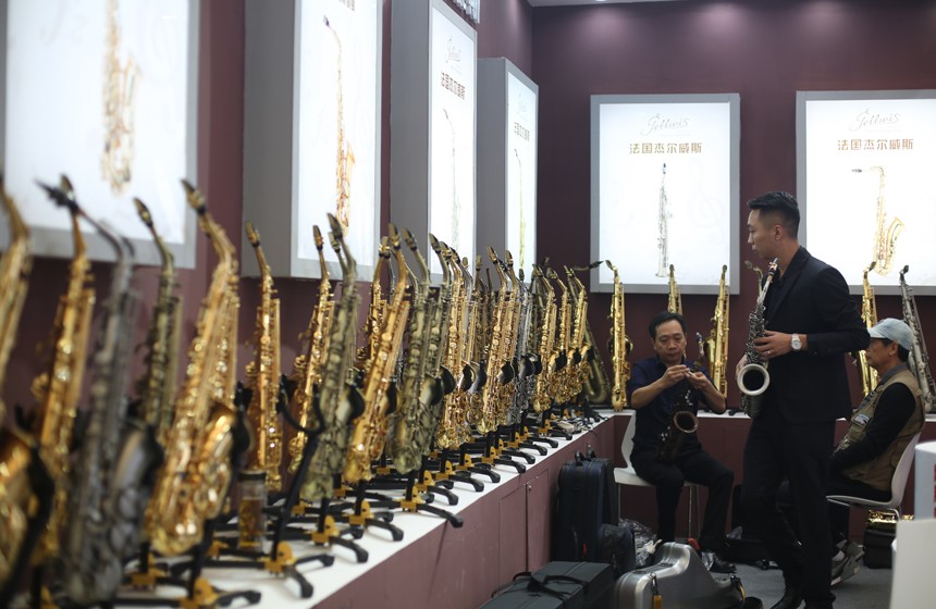 3000元價格中音薩克斯 3000元價格中音薩克斯